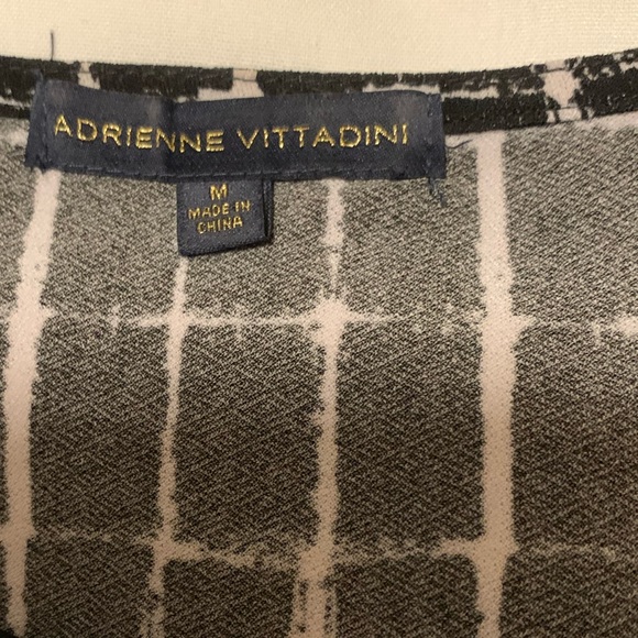 Adrienne Vittadini Short Tulip Sleeve Tee With Neck Tucks size M - Picture 6 of 8